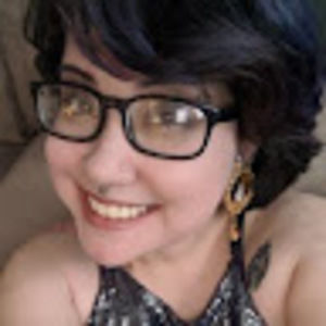 Meet your Posher, Yesenia